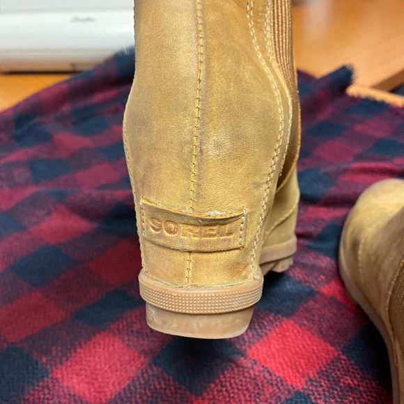 Sorel Joan of Arctic Wedge Camel Leather Boots. - Picture 4 of 5